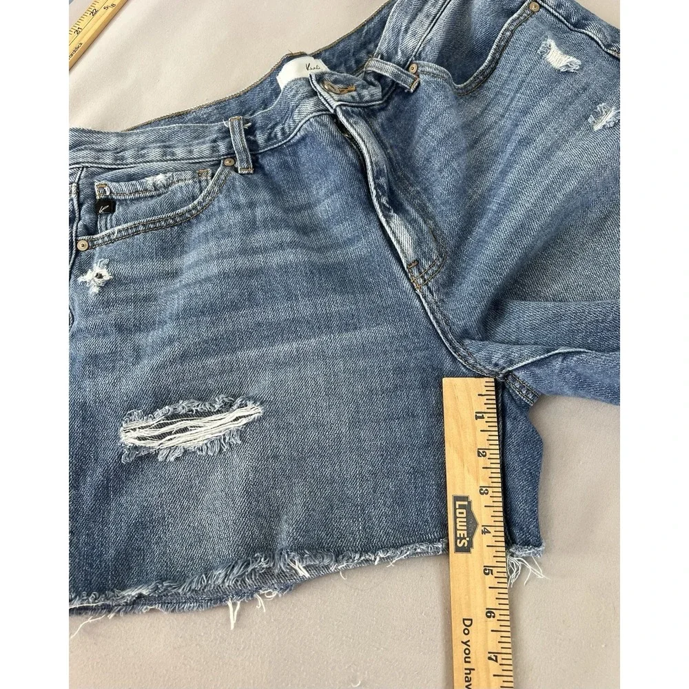 KanCan Jean Shorts Women's‎ Size 15/31 Raw Hem